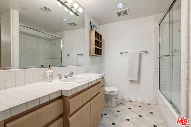 171 N Church Lane, Los Angeles CA: https://media.crmls.org/mediaz/93fbf542-676a-4352-9693-452609f9f5aa.jpg