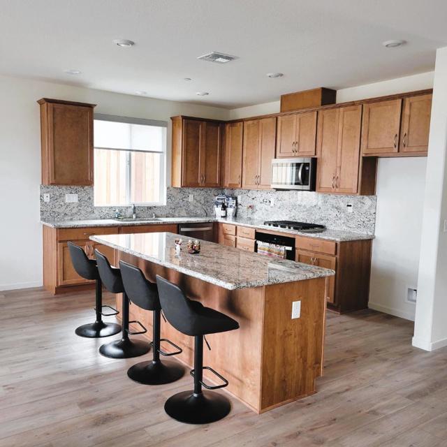 2080 Fuchsia Drive, Hollister CA: https://media.crmls.org/mediaz/93fc74d1-d38e-4791-8fd6-7bfb894a6573.jpg