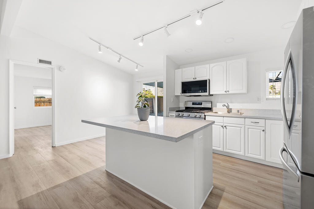 MLS #219138096DA image #3