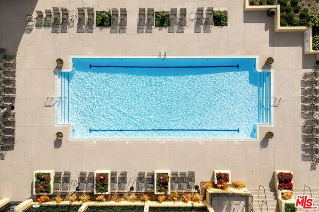 1630 Chastain, Pacific Palisades CA: https://media.crmls.org/mediaz/93fdbc3b-deed-4ff2-bd3a-a340d48101fd.jpg