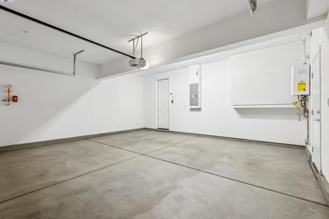 5761 Huntley, Dublin CA: https://media.crmls.org/mediaz/93fdf858-4cc3-42b5-a04f-e89e7069914c.jpg