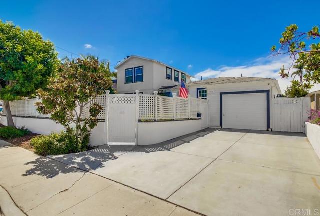 Detail Gallery Image 1 of 41 For 4141 Whittier St, –,  CA 92107 - 3 Beds | 2 Baths