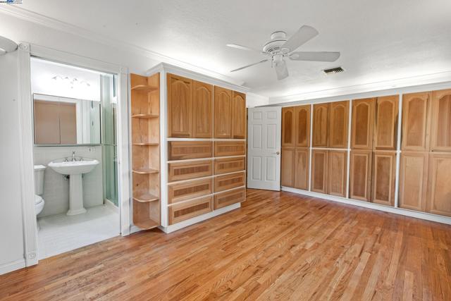 3171 Verdant Way, San Jose CA: https://media.crmls.org/mediaz/93fe3452-d33c-40f2-a2e1-db8fec16231f.jpg
