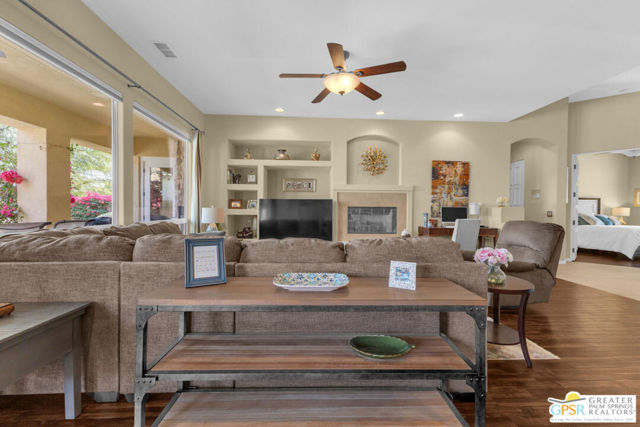 41728 Via Treviso, Palm Desert CA: https://media.crmls.org/mediaz/93feaf1b-97d7-42c0-b149-7a59dac56343.jpg