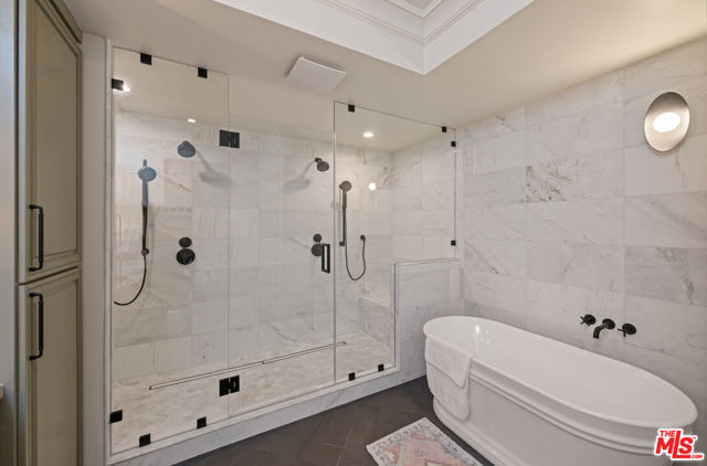 515 N Crescent Heights Boulevard, Los Angeles CA: https://media.crmls.org/mediaz/93ff9c71-619a-4b9b-bc67-ee302899033e.jpg
