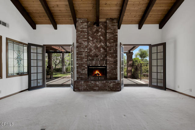11395 Highridge Court, Camarillo CA: https://media.crmls.org/mediaz/94004d5e-f73c-4a7e-8b6b-583f40a0344b.jpg