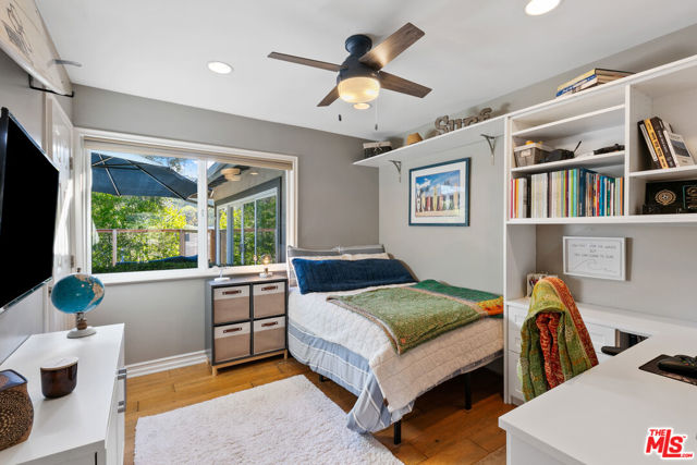 30603 El Sueno Drive, Malibu CA: https://media.crmls.org/mediaz/94005737-7c30-40f0-9063-bb5cf3fb986b.jpg