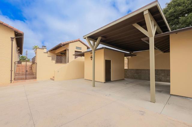 10883 Assisi Way, Salinas CA: https://media.crmls.org/mediaz/94007271-82d5-4f01-a63e-9dbe4dbf80e2.jpg