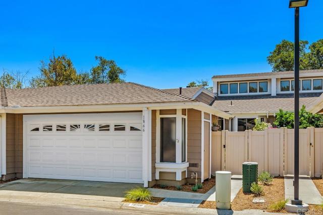 Detail Gallery Image 1 of 1 For 1866 Turnberry Dr, Vista,  CA 92081 - 2 Beds | 2 Baths