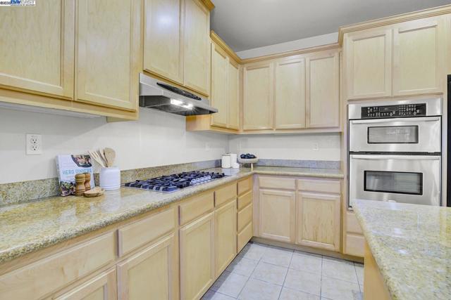 5092 Fioli Loop, San Ramon CA: https://media.crmls.org/mediaz/9400d488-8224-4951-aac4-46da1053320d.jpg