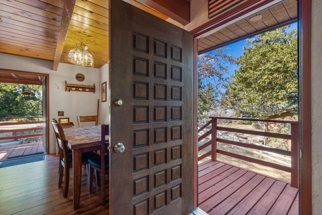 54370 Valley, Idyllwild CA: https://media.crmls.org/mediaz/940107ab-c5f2-4c3b-b021-c83fa117e917.jpg