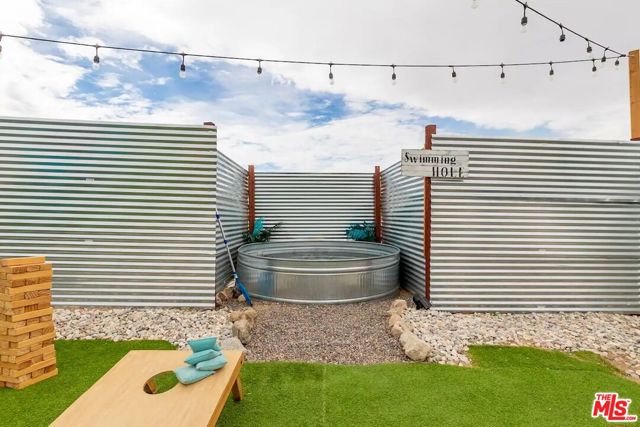 62177 Jericho Way, Joshua Tree CA: https://media.crmls.org/mediaz/94010c9c-d3bf-4302-bb2b-cbc482800240.jpg