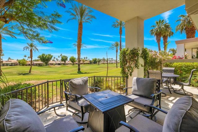 55334 Riviera, La Quinta CA: https://media.crmls.org/mediaz/94016f4f-eaf9-42d3-9977-44207e996c40.jpg