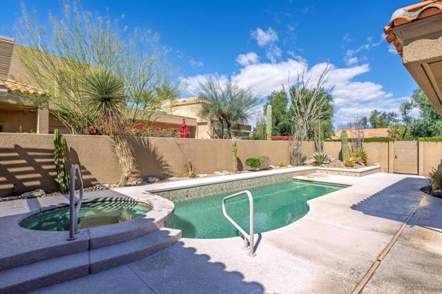 57 Pine Valley Drive, Rancho Mirage CA: https://media.crmls.org/mediaz/9401ea80-b47c-4c60-a420-4ec5918918a5.jpg