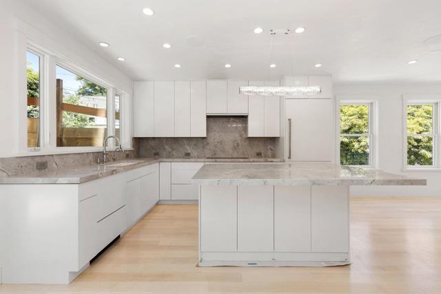 95 Nordhoff Street, San Francisco CA: https://media.crmls.org/mediaz/94029988-56a3-404a-a04d-f11bf122aae9.jpg