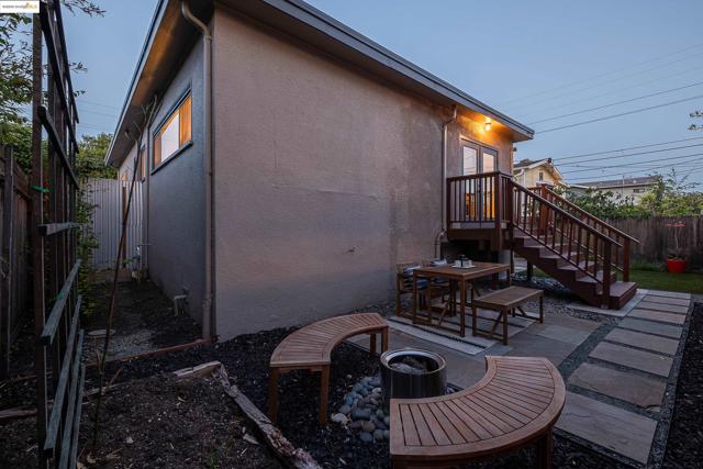 2516 Mathews St, Berkeley CA: https://media.crmls.org/mediaz/9402e07a-f3bb-4c45-9fdf-e468eb772d65.jpg