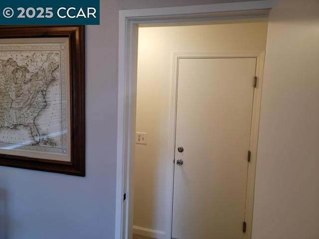473 Cork Harbour Cir, Redwood City CA: https://media.crmls.org/mediaz/9402ff3b-2f72-4a9e-bd3a-e5b33660e952.jpg