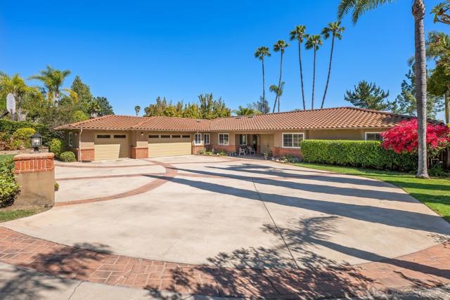 13627 Poway Springs Rd, Poway CA: https://media.crmls.org/mediaz/9403191b-d86a-405f-bf4e-688c8095d38a.jpg