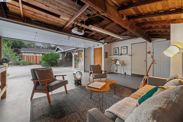 3434 LITTLE LANE, Lafayette CA: https://media.crmls.org/mediaz/94045423-3b5b-4cc8-bb79-d8e3d0264d64.jpg
