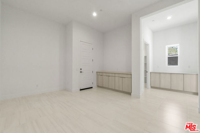 20115 W Galway Lane, Porter Ranch CA: https://media.crmls.org/mediaz/94045d50-bde3-4ea1-93e2-4669d884ef06.jpg