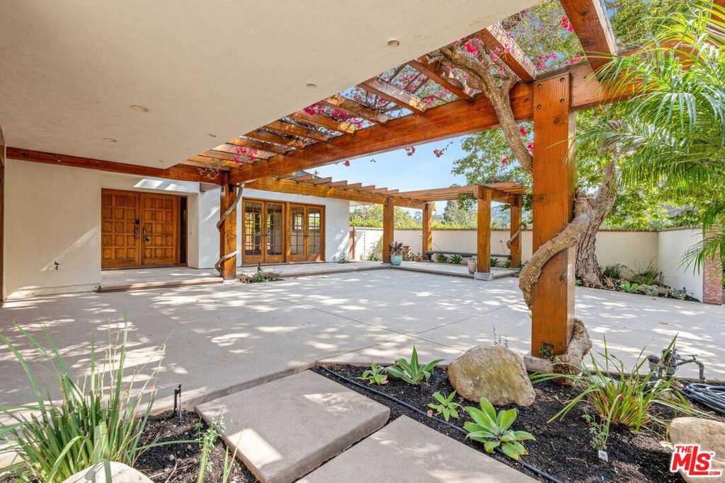 5942 Paseo Canyon Drive