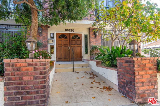 Image 2 for 10620 Eastborne Ave #102, Los Angeles, CA 90024