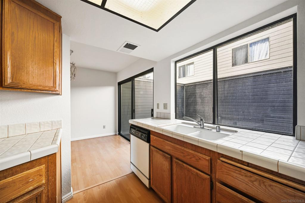 9260 Towne Centre Dr - photo 10