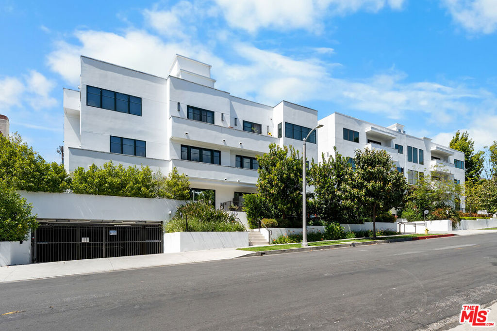 853 S Lucerne Boulevard #202