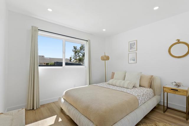 1110 Sea Village Dr, Cardiff by the Sea CA: https://media.crmls.org/mediaz/94063632-ebb7-4718-bf19-6c418abd2f55.jpg