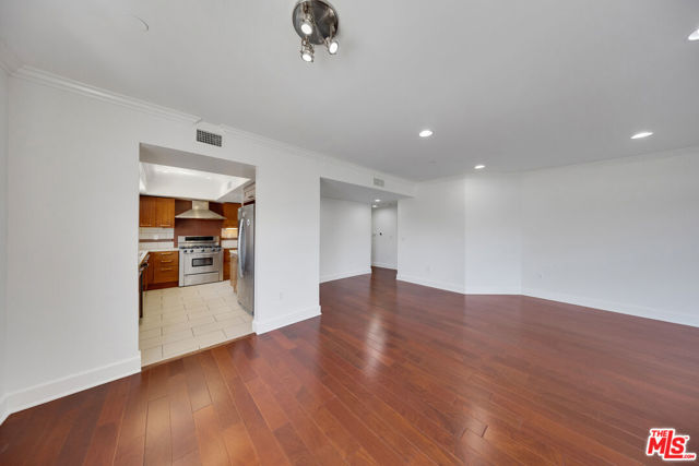 1409 Armacost Avenue, Los Angeles CA: https://media.crmls.org/mediaz/94070ac3-693b-4fdc-87d3-4aafbe63cb0e.jpg