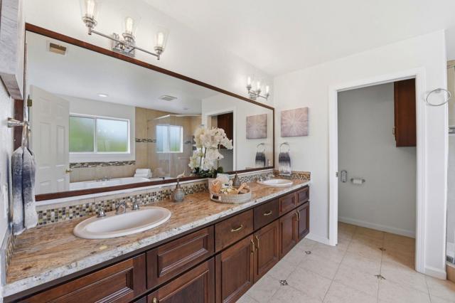 1129 Foxhurst Way, San Jose CA: https://media.crmls.org/mediaz/94075e4d-a67d-40dc-bfed-243de624702d.jpg