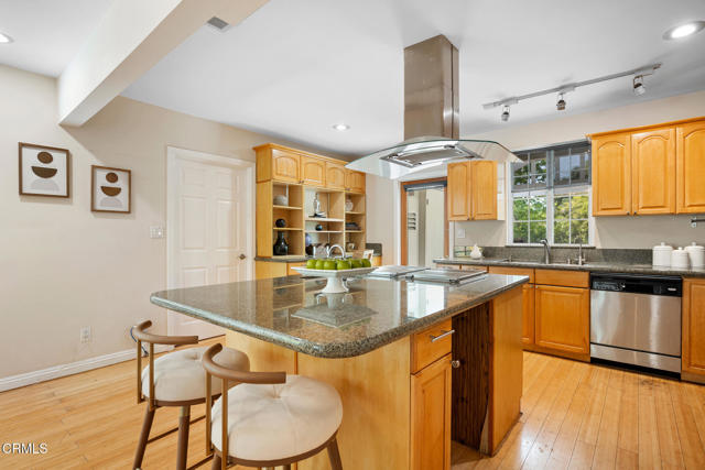 Detail Gallery Image 19 of 71 For 4917 Angeles Crest Hwy, La Canada Flintridge,  CA 91011 - 4 Beds | 3 Baths