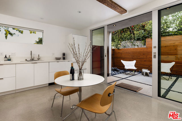 1274 San Miguel Avenue, Santa Barbara CA: https://media.crmls.org/mediaz/94083711-4f9b-4cd9-922a-41d7f3d73f76.jpg