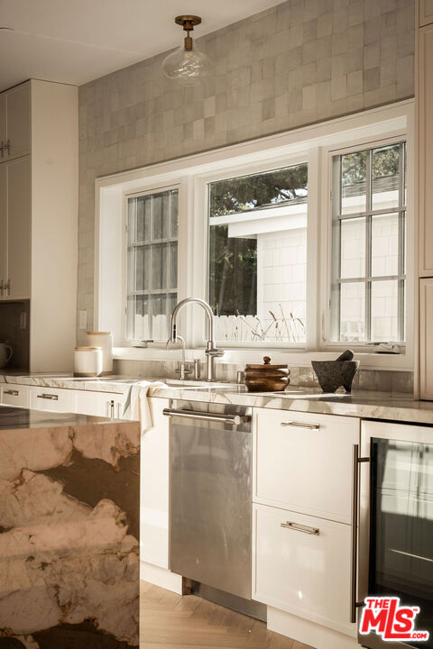 3531 S Barrington Avenue, Los Angeles CA: https://media.crmls.org/mediaz/940849a3-43e0-4aa7-ab3b-9f8816a01f9e.jpg