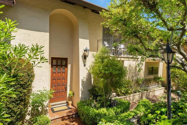 18400 Overlook Road, Los Gatos CA: https://media.crmls.org/mediaz/94089eb9-f27e-40ff-93d4-d92da25c5a2a.jpg