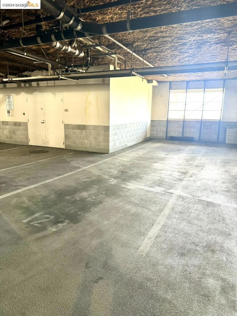 https://media.crmls.org/mediaz/9408d521-6fea-4bd8-bdd2-223798ac3217.jpg?preset=X-Large