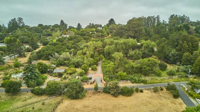 520 Seely Avenue, Aromas CA: https://media.crmls.org/mediaz/9408f6e3-9d45-4e49-84c1-8818c22ed49c.jpg