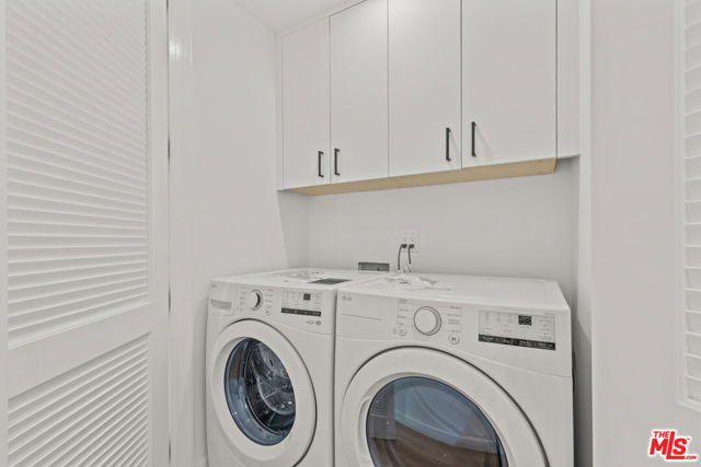 5841 Kester Avenue, Van Nuys CA: https://media.crmls.org/mediaz/9409f277-0d21-495f-bbe5-eee4d4db7569.jpg