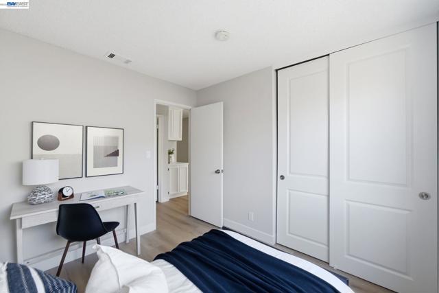 Image 26 of 47 For 5981 Skylinks