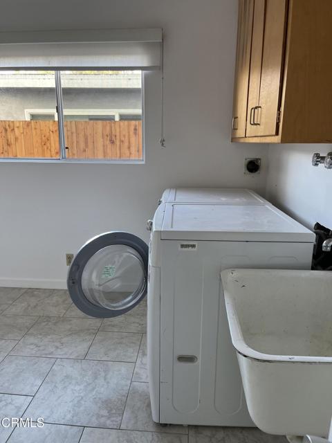 Detail Gallery Image 8 of 38 For 2827 Pierpont Bld, Ventura,  CA 93001 - 4 Beds | 4 Baths