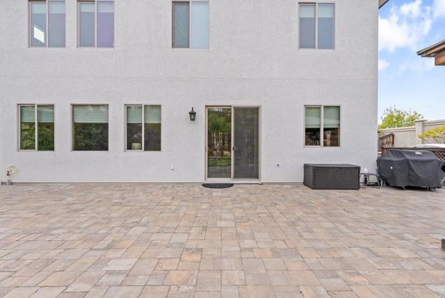 1515 Sunflower Drive, Hollister CA: https://media.crmls.org/mediaz/940bae42-02af-4c94-b429-dfb9a6c2cb2e.jpg