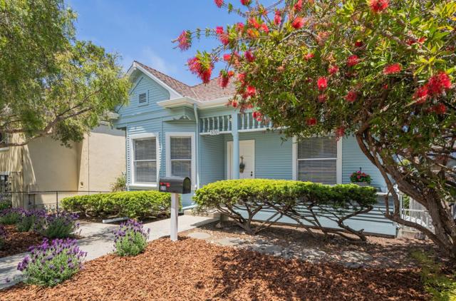 570572 Belden Street, Monterey CA: https://media.crmls.org/mediaz/940c22a3-225d-491c-be75-06d52c14a8c3.jpg