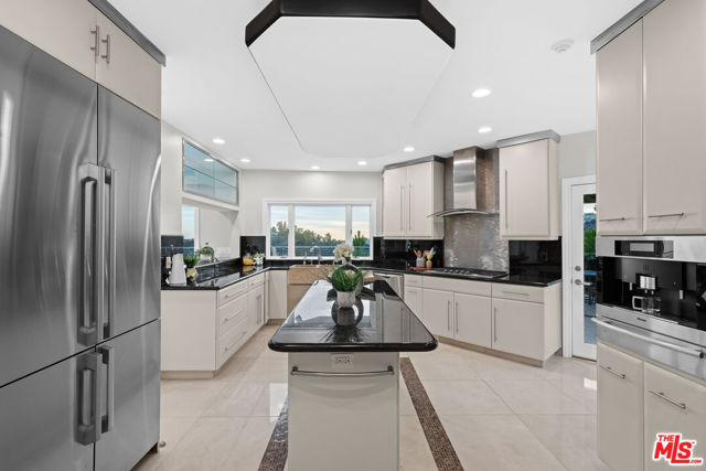 Drew Fenton | 1121 Roberto Lane Los Angeles CA | MLS: 7531913