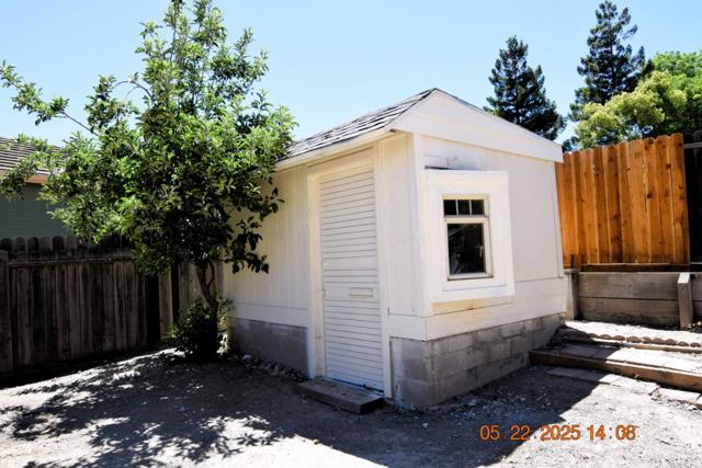 3963 Mead Street, Antioch CA: https://media.crmls.org/mediaz/940c5dcc-7144-4b31-8303-40a46e529354.jpg