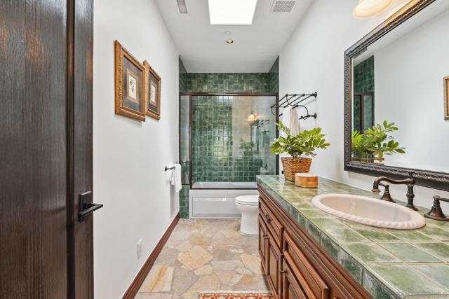 5653 Linea Del Cielo, Rancho Santa Fe CA: https://media.crmls.org/mediaz/940c71dd-7376-4043-b2ff-e1fbe922ff1b.jpg