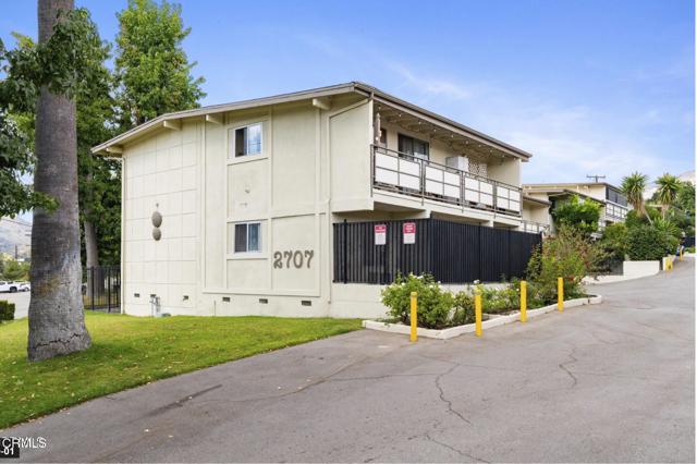 Detail Gallery Image 3 of 15 For 2707 Montrose Ave #10,  Montrose,  CA 91020 - 1 Beds | 1 Baths