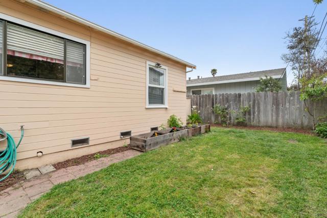 525 Laverne Avenue, Aptos CA: https://media.crmls.org/mediaz/940cc8db-a9f3-4c70-8fc3-4f77b772fe30.jpg