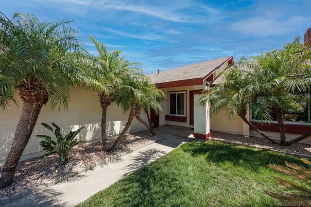 10835 Grand Fork Dr, Santee CA: https://media.crmls.org/mediaz/940cd7b5-35d3-488e-9216-39b4cd0ad8d0.jpg