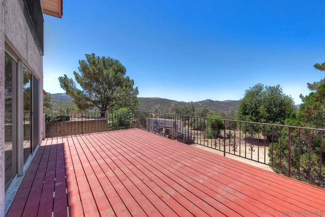 25861 E Old Julian Hwy, Ramona CA: https://media.crmls.org/mediaz/940e0d73-ab9f-4a01-abb6-a892f0a58c16.jpg