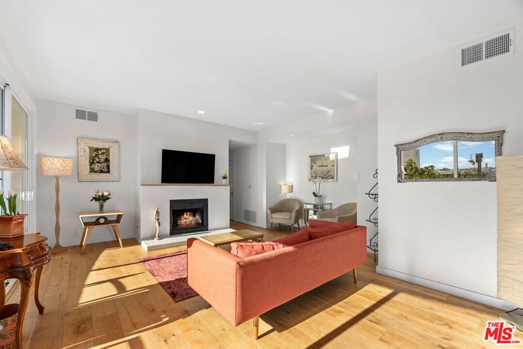 11535 Rochester Avenue #302